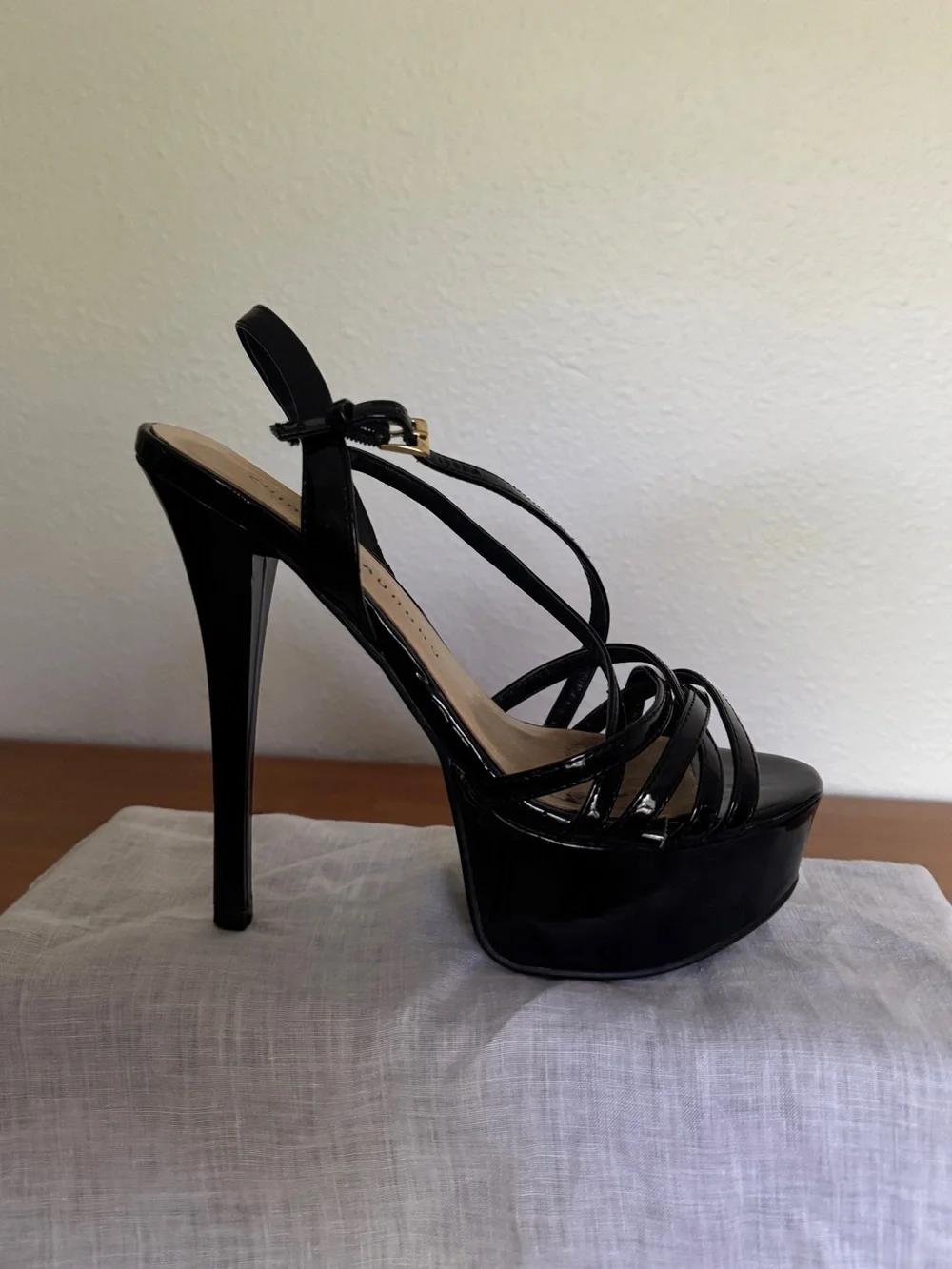 Glossy Black Chinese Laundry Teaser Heel